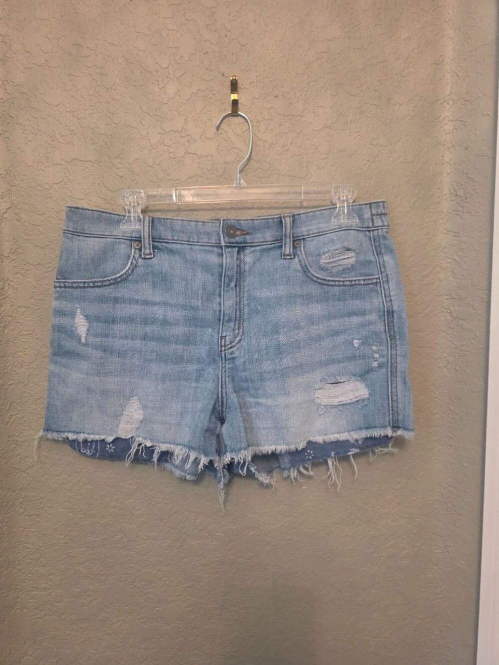 Aerie American Eagle Light Wash Distressed Comfy Cut Off Denim Jean Shorts M